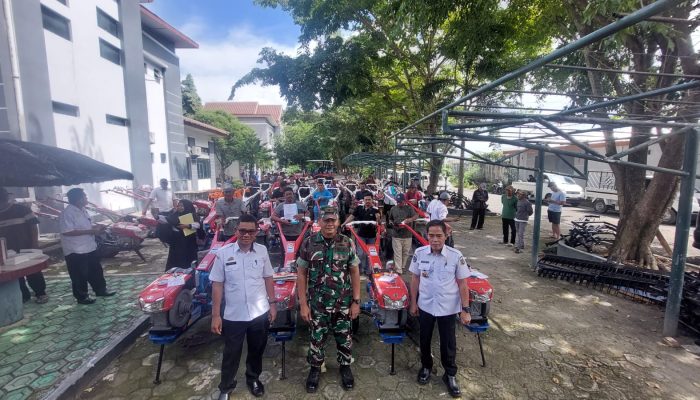 Pemkab Sidrap Salurkan Bantuan Alsintan Senilai Rp7 Miliar ke Kelompok Tani