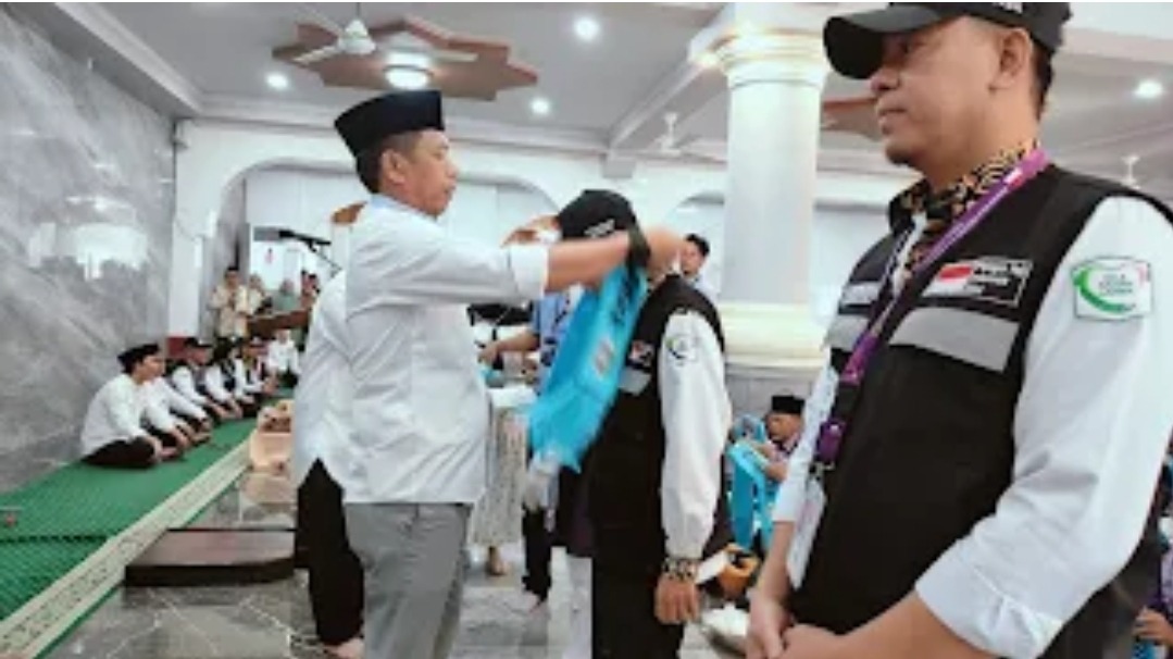 ketfot: PJ. Wali Kota Saat lepas CJH