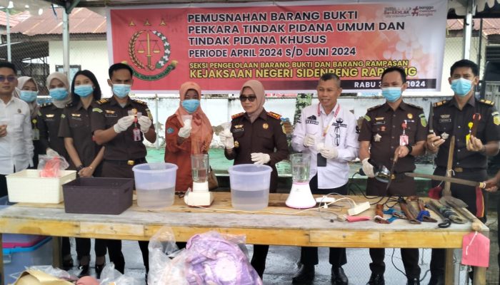 Kejari Sidrap Musnahkan Barang Bukti Sabu-Sabu dan Ekstasi