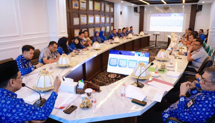 Bupati Barru Pimpin Rapat Evaluasi PAD Triwulan II Tahun 2024