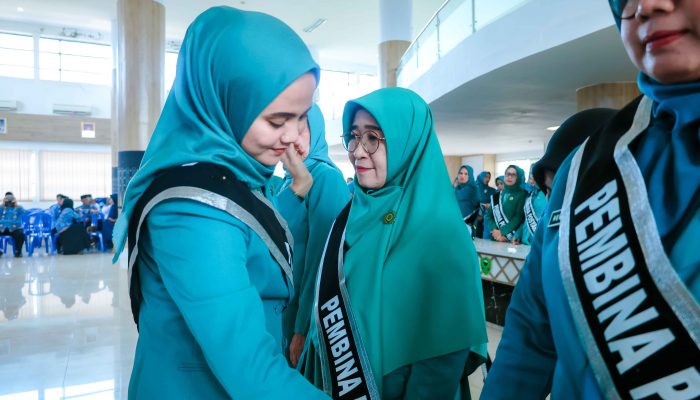 Dokter Ulfah Lantik TP PKK Kecamatan dan Pengukuhan Masa Bakti Ketua TP PKK Desa
