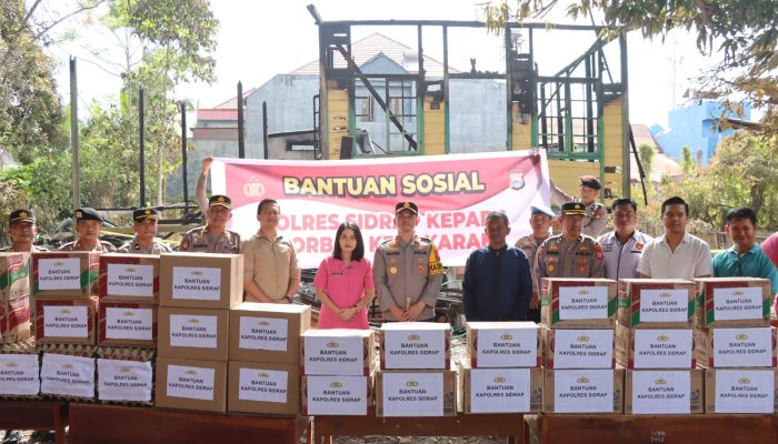 Peduli Korban Kebakaran, Kapolres Sidrap dan Bhayangkari Turun Langsung Beri Bantuan