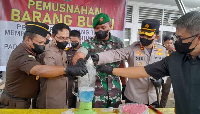 Kejari Enrekang Musnahkan Barang Bukti Berkekuatan Hukum Tetap