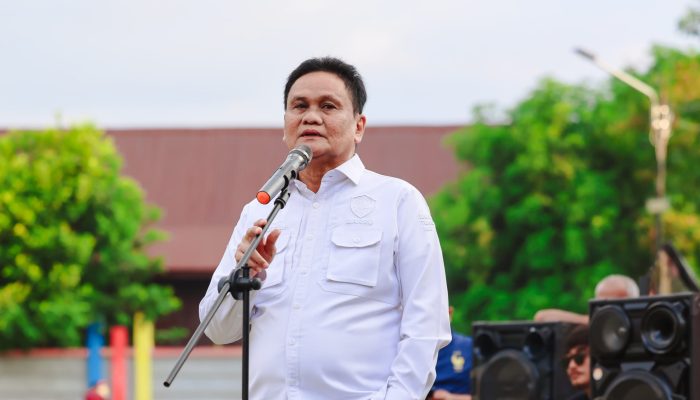 Tendangan Kick off oleh Bupati Barru Tandai Pembukaan Turnamen Mini Soccer Cilellang Cup II