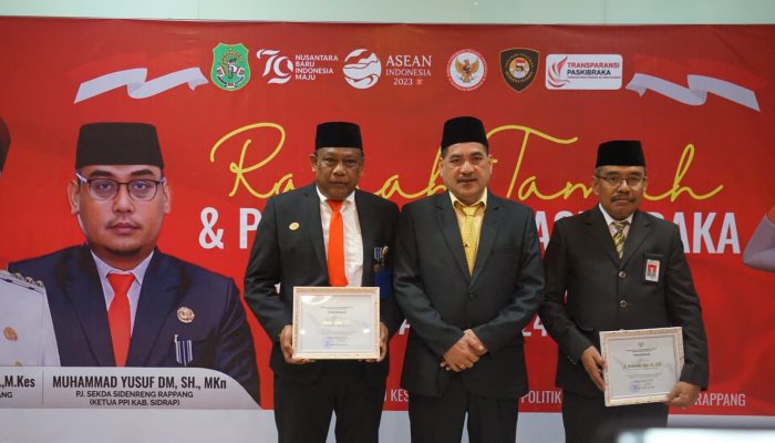 Pemkab Sidrap Beri Penghargaan kepada BPS dan Bulog