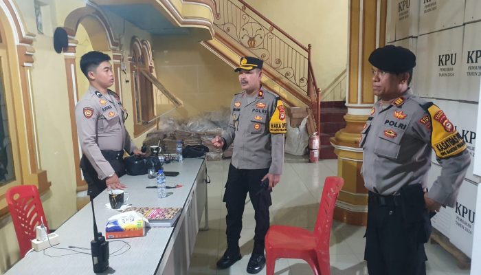 Pilkada 2024: Wakapolres Sidrap Pastikan Gudang Logistik KPU Aman