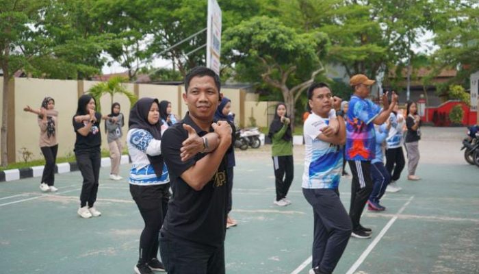 BPN Sidrap Gelar Senam Kesegaran untuk Tingkatkan Kesehatan dan Kebersamaan Pegawai