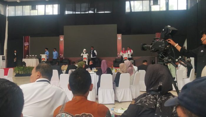 Debat Publik Pilkada Barru Tertunda Akibat Listrik Padam, Penonton Kecewa: Diduga KPU Tidak Siap