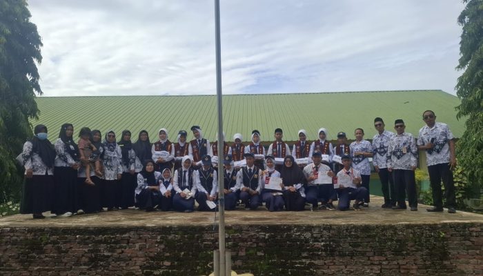UPT SMPN 2 Dua Pitue Sukses Gelar Lomba Clash of Champions untuk Hari Guru Nasional ke-79