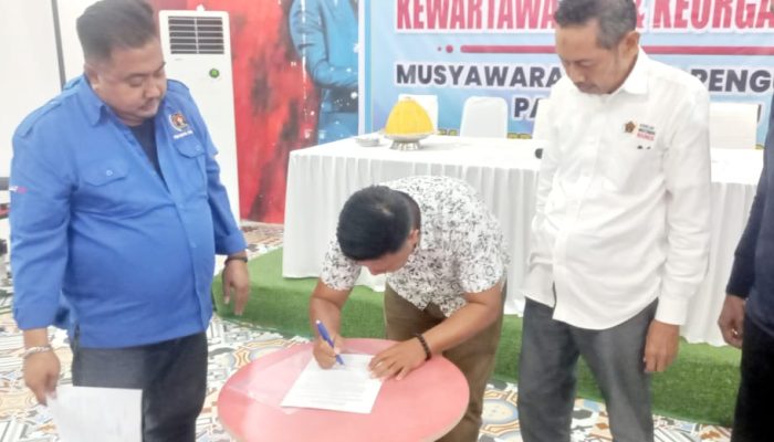 Sah, Ahmadi Ditunjuk Jadi Plt Ketua PWI Barru