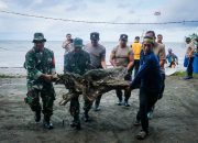Sinergitas TNI-Polri Warnai Peringatan Hari Juang TNI-AD di Pantai Padongko