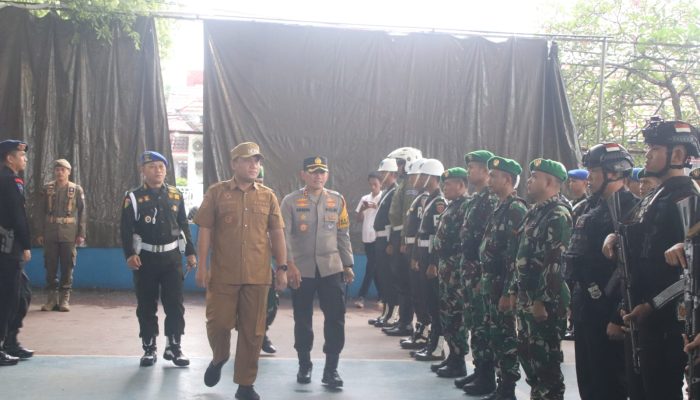 Pj. Bupati dan Kapolres Bone Pimpin Apel Operasi Lilin untuk Pengamanan Natal dan Tahun Baru