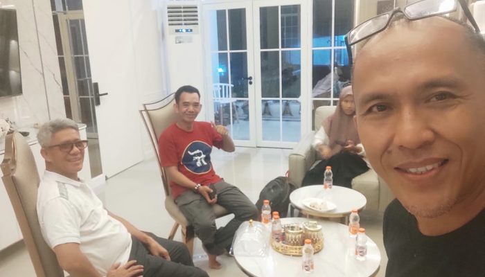 Bos Parfum Makassar Bantu Pengobatan Wartawan Sidrap