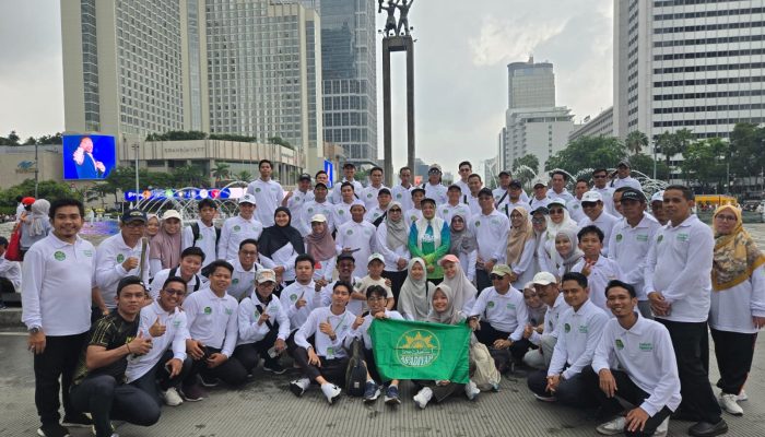 Ketua Pembina Hawa As’adiyah Apresiasi Santri Fun Walk 2024