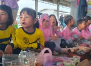 Pedagang Cilik“ TK Negeri Arawa Meriahkan Pasar Batu Lappa