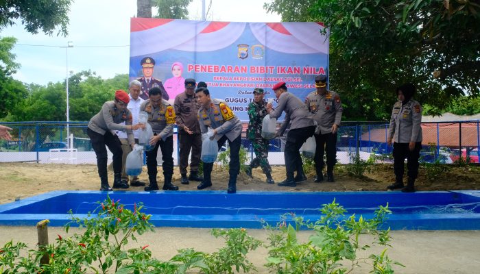 Kapolda Sulsel Kunjungi Polres Wajo, Resmikan Lapangan Bulutangkis dan Serahkan Bantuan Sosial