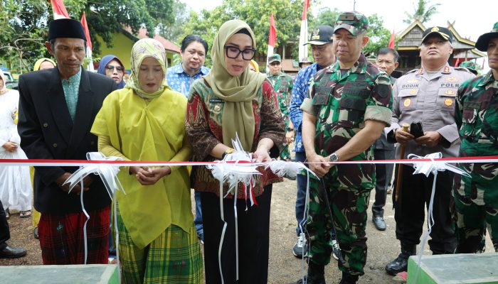 Danrem 141/Tp dan Bupati Barru Resmikan RTLH dan Sumur Bor TMMD ke-123