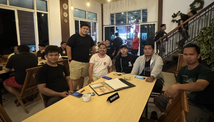 Suporter Nobar di Hadide Cafe, Andi Haikal Ranggon: Indonesia Wajib Menang!