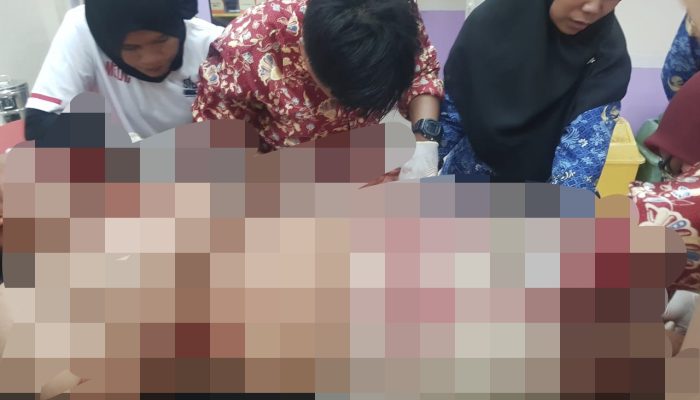 Diduga Sakit Hati, Tenaga Medis Ditebas Parang oleh Remaja di Sidrap