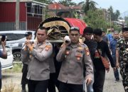 Penuh Cinta dan Hormat, Kapolres Sidrap Antarkan Kepergian Aiptu Yohanes
