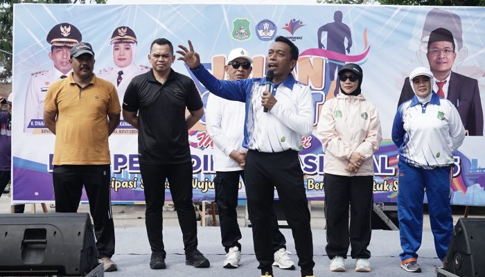 Jalan Sehat Warnai Peringatan Hardiknas 2025 di Sidrap