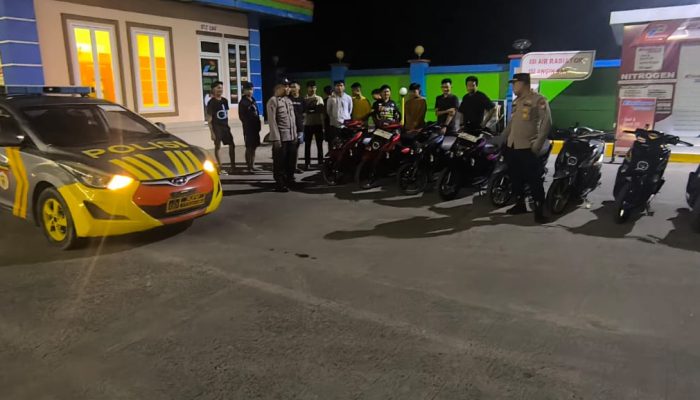 Dekatkan Diri dengan Warga, Polres Sidrap Tuai Apresiasi Lewat Patroli Pa’Bicara