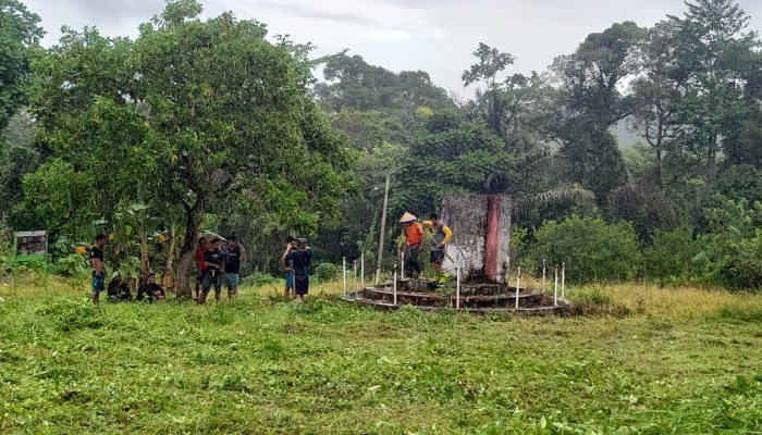 Pemdes Betao dan Warga Bersihkan Tugu 40 Ribu Jiwa, Bangkitkan Semangat Nasionalisme