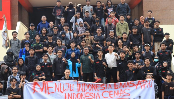Mahasiswa Demo Tuntut Copot Mentri Kebudayaan, Evaluasi Kurikulum AI hingga Stop Kriminalisasi Aktivis
