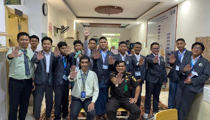 Kejati Sulsel Edukasi Bahaya Narkoba di SMA IT Al Fatih, Bekali Siswa Pahami Hukum dan Ancaman Masa Depan