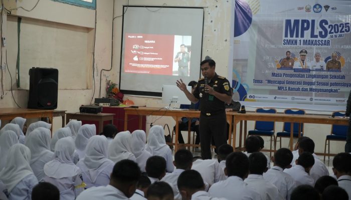 Kejati Sulsel Tanamkan Semangat Kebangsaan dan Antikekerasan di SMK Negeri 1 Makassar Lewat Program Jaksa Masuk Sekolah
