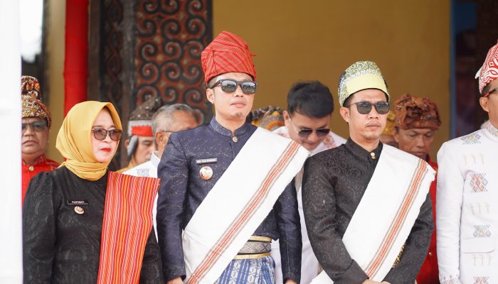 Bupati Enrekang Hadiri HUT ke-17 Toraja Utara, Gubernur Sulsel Beri Bantuan Rp10 Miliar