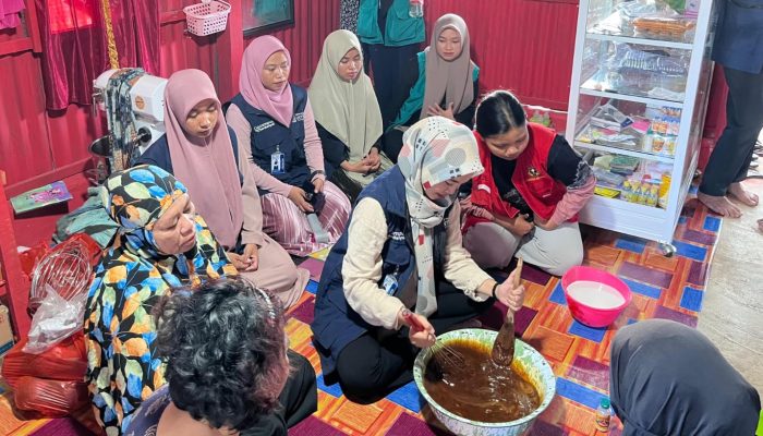 Pemberdayaan Lewat Rasa: Mahasiswa Seni Kuliner Buat Inovasi Kue Tradisional Bernilai Jual