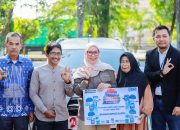 Bupati Barru Serahkan Hadiah Utama Panen Hadiah Simpedes BRI Tahap II kepada Nasabah Desa Palakka