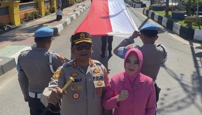 Semarak HUT RI ke-80, Polres Barru Bentangkan Bendera Merah Putih 800 Metert