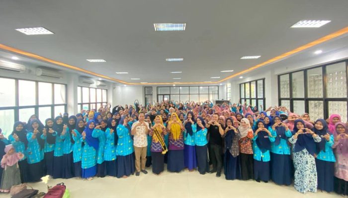 Haslindah Syaharuddin Tutup Pelatihan Kepala Sekolah dan Guru PAUD