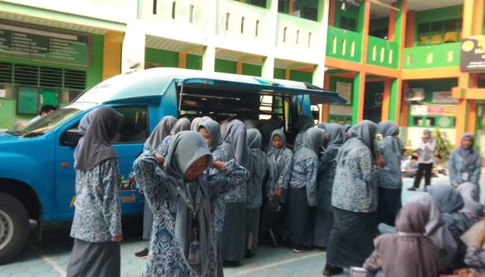 Perpustakaan Keliling Hadirkan Geliat Literasi di Madrasah