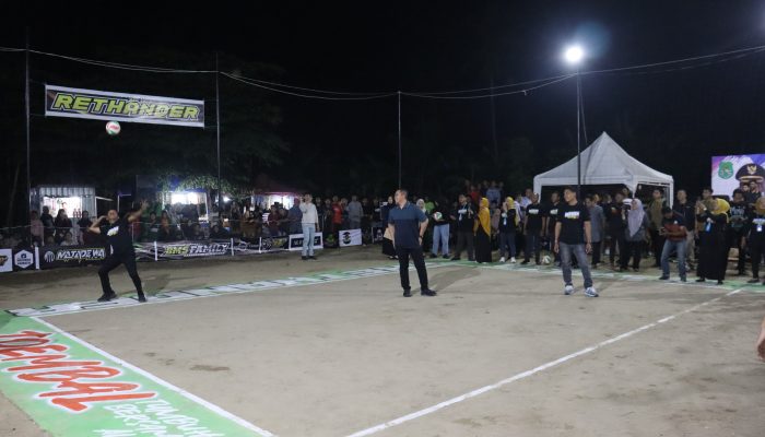 Turnamen Voli Manisa Cup III Resmi Dibuka, Bupati dan Kapolres Sidrap Puji Kualitas Lapangan