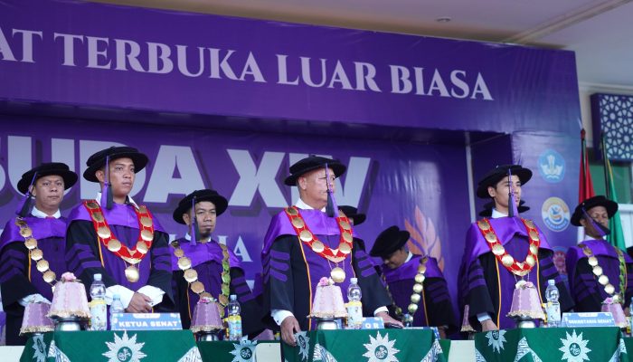 Manfaatkan Momen Wisuda, Dr. Syawal Sitonda Paparkan Prestasi UNIMEN