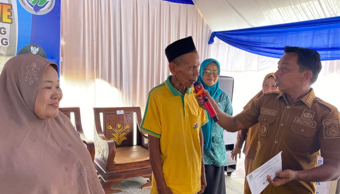 Bupati Sidrap Resmikan Kantor Desa Talawe dan Salurkan BLT Secara Simbolis