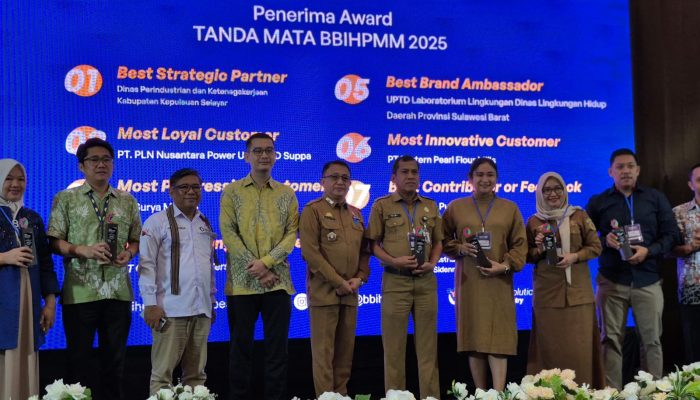 Disperindag Sidrap Terima Penghargaan ‘Customer of The Year’ dari BBIHPMM Makassar