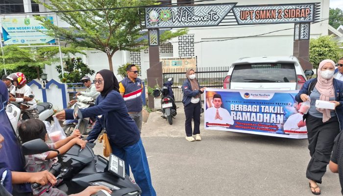 NasDem Berbagi di Bulan Suci Ramadan, Tebar Takjil di Rappang untuk Merajut Kebersamaan