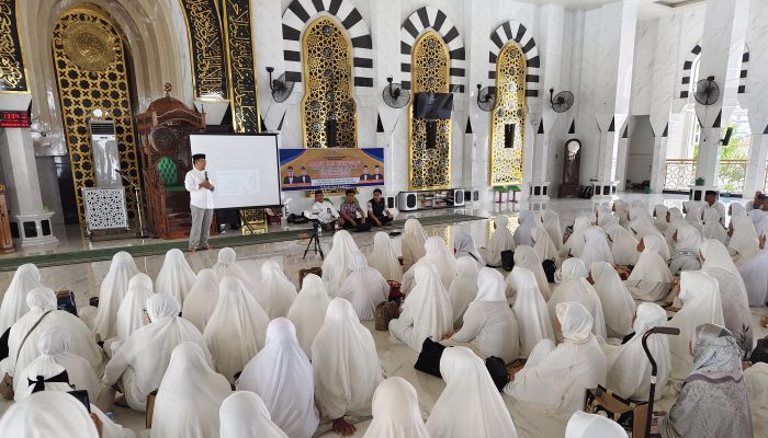 195 Calon Jamaah Padati Masjid Raya Pangkajene, Kemenhaj dan KBIHU An-Nur Group Gelar Manasik Haji Terintegrasi