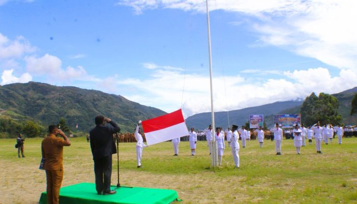 Pemkab Tolikara Peringati Hardiknas 2026, Bupati Willem Wandik Tekankan Pendidikan Humanis dan Inklusif