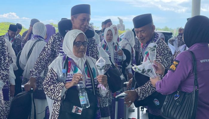 Pelayanan VIP PT Annur Maarif Bikin Jamaah Haji Khusus Nyaman Sejak di Bandara Hasanuddin
