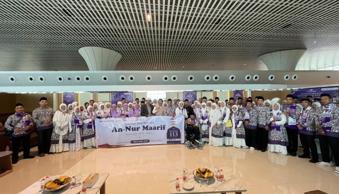 Kepala Kemenhaj Sulsel Lepas 105 Jamaah Haji Khusus PT Annur Maarif di Hasanuddin