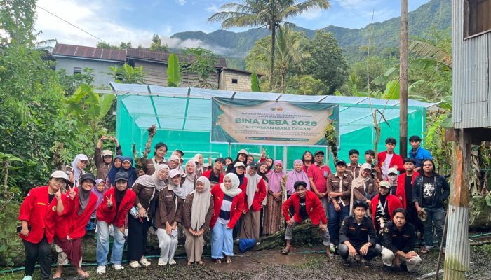 HMPT Unhas Gelar Bina Desa di Bonto Masunggu, Kembangkan Greenhouse untuk Adaptasi Perubahan Iklim.