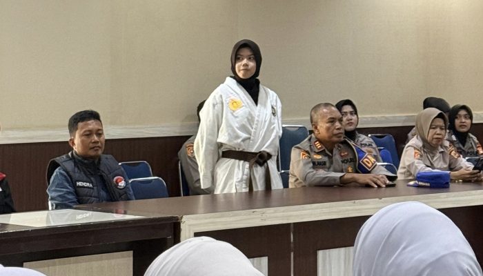 KBN Mappadeceng Satresnarkoba Polres Sidrap Tanamkan Disiplin dan Wawasan Kebangsaan ke Siswa SMAN 2 Sidrap