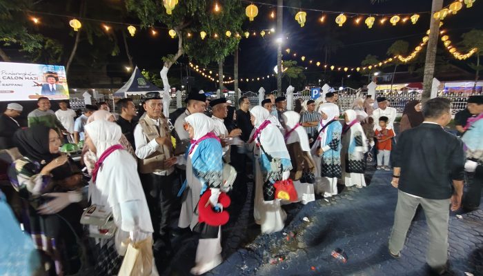 Tangis Haru Iringi Keberangkatan 361 CJH Kloter 40 Sidrap Menuju Mekkah