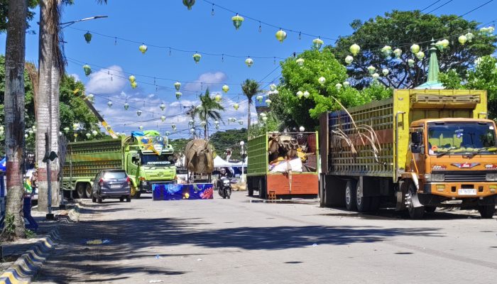 Jalan di Kawasan Pangker Sidrap Ditutup, Warga Keluhkan Aktivitas Bongkar Wahana Dinosaurus