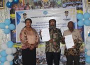 Teken Hibah Pendidikan, Bupati Willem Wandik Perkuat Pondasi Generasi Unggul Tolikara